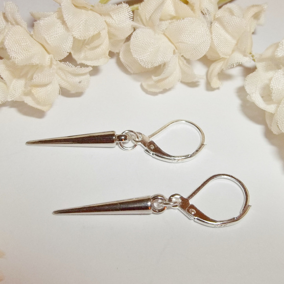 Edgy Modern Simple Spike Earring Leverback 3697 - Picture 3 of 4
